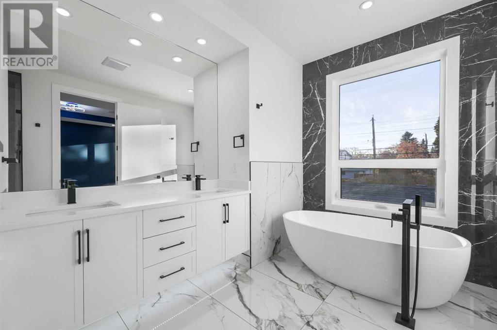 Single Family House for Sale in  Hartford Road NW Highwood Calgary 