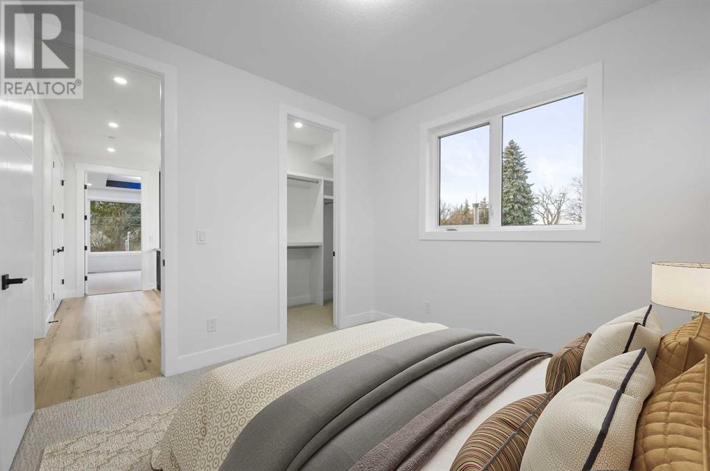 Single Family House for Sale in  Hartford Road NW Highwood Calgary 