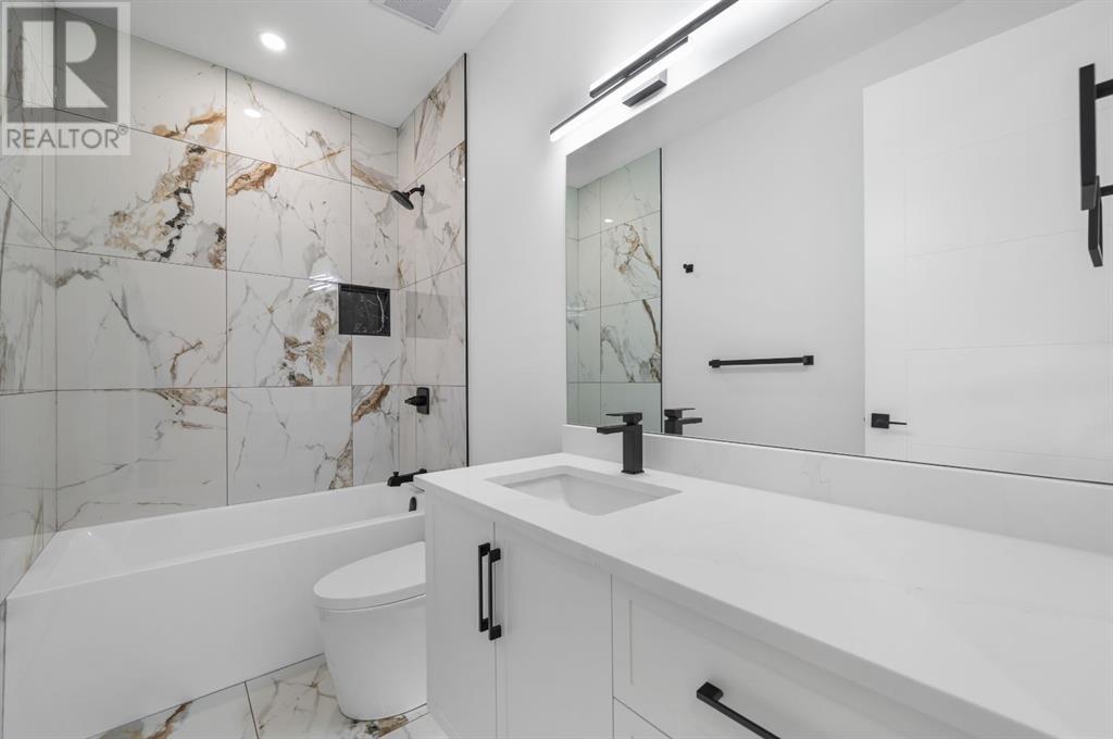 Single Family House for Sale in  Hartford Road NW Highwood Calgary 