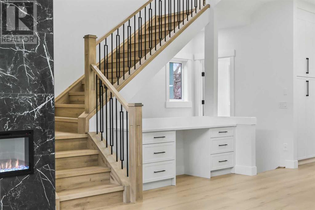 Single Family House for Sale in  Hartford Road NW Highwood Calgary 