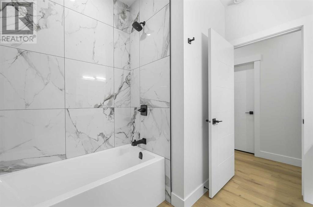 Single Family House for Sale in  Hartford Road NW Highwood Calgary 