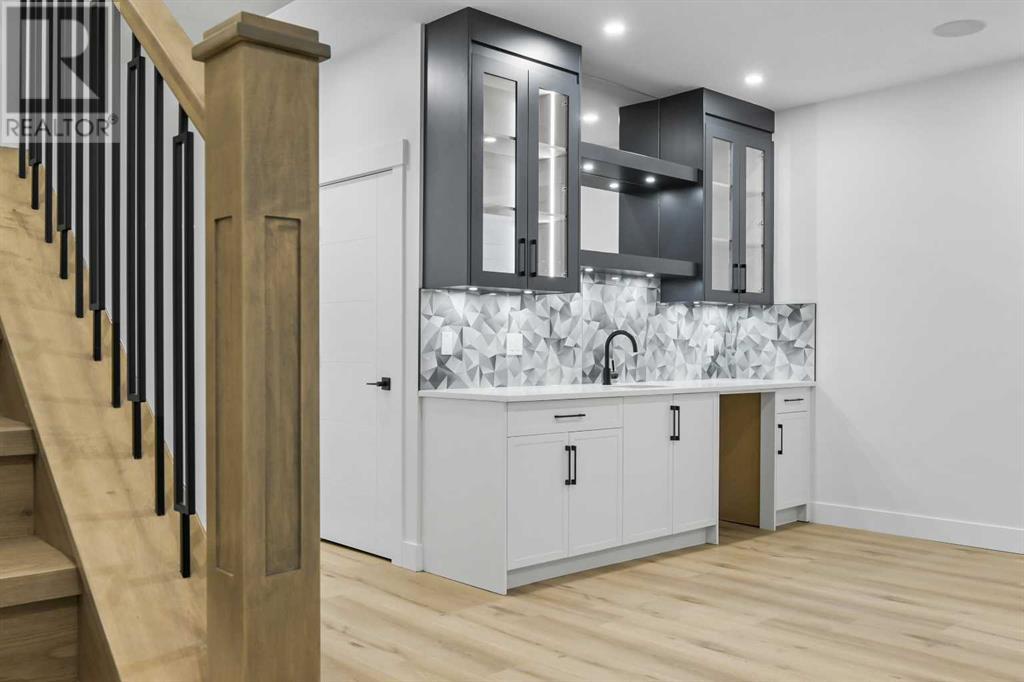 Single Family House for Sale in  Hartford Road NW Highwood Calgary 