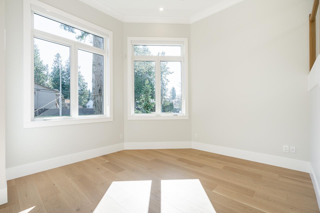Photo 4 of 12719 25 Avenue, Surrey BC
