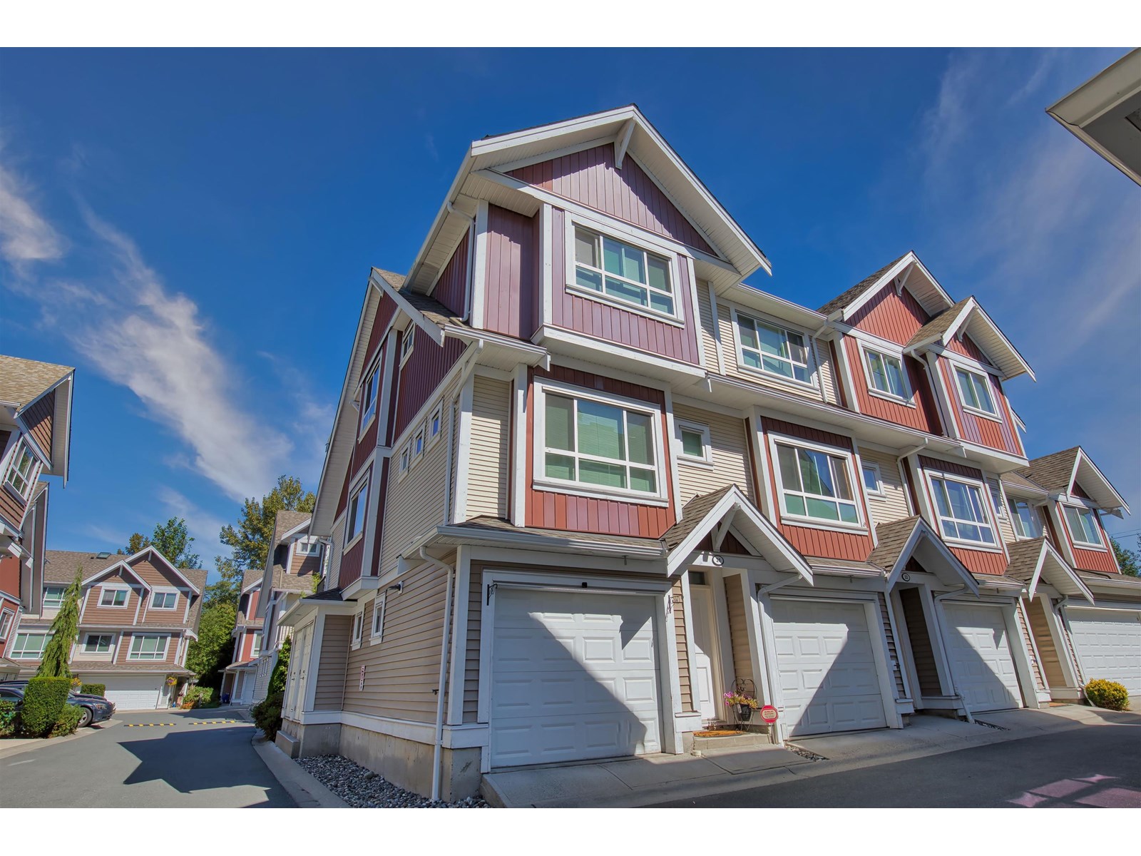 Photo 1 of 21 7298 199 A Street, Langley BC