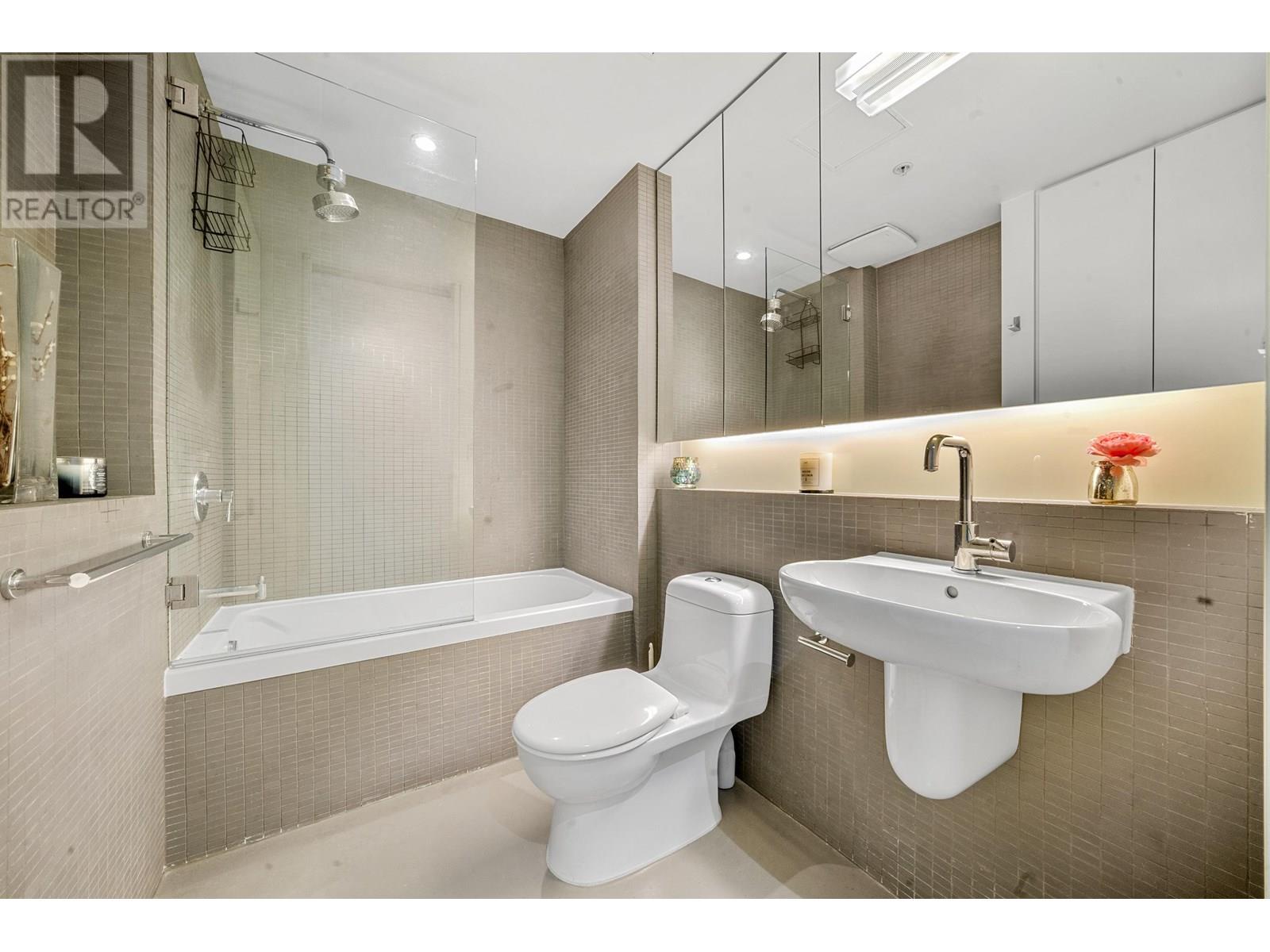 Photo 8 of 304 12 Water Street, Vancouver BC