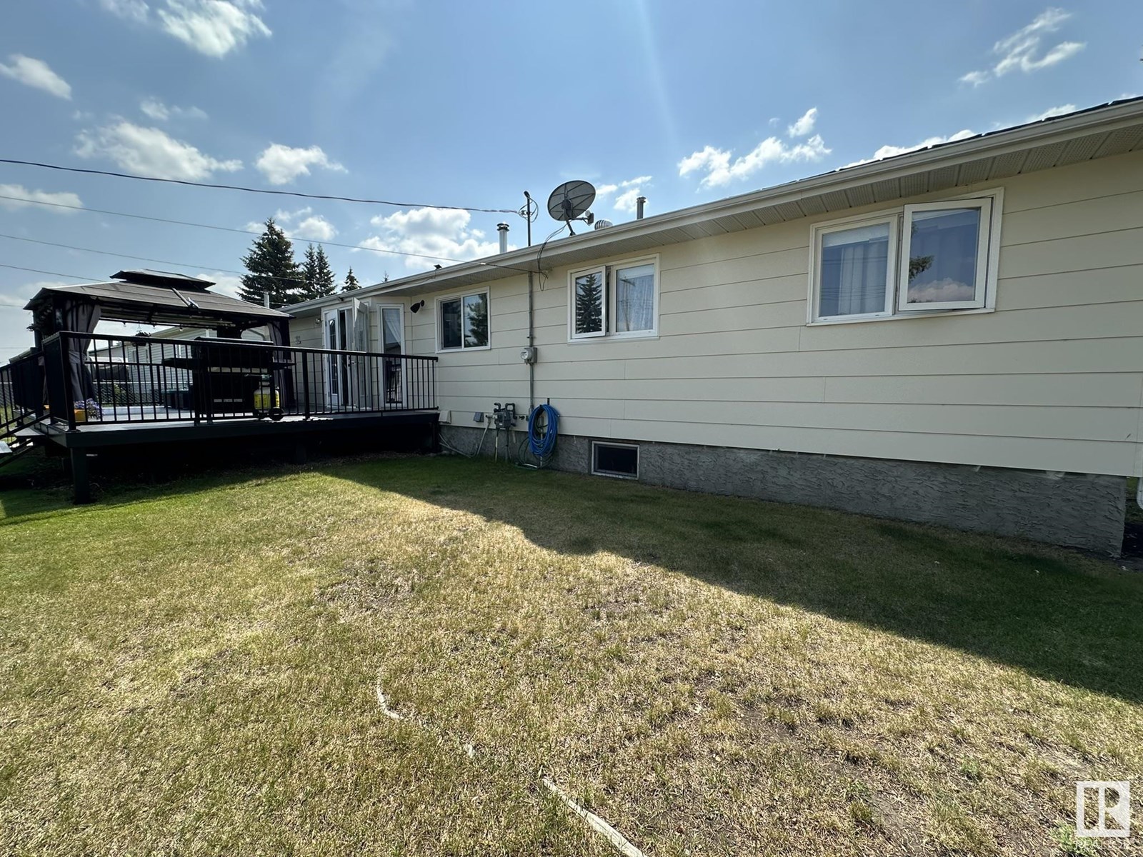Photo 1 of 5210 54 Av, Andrew AB