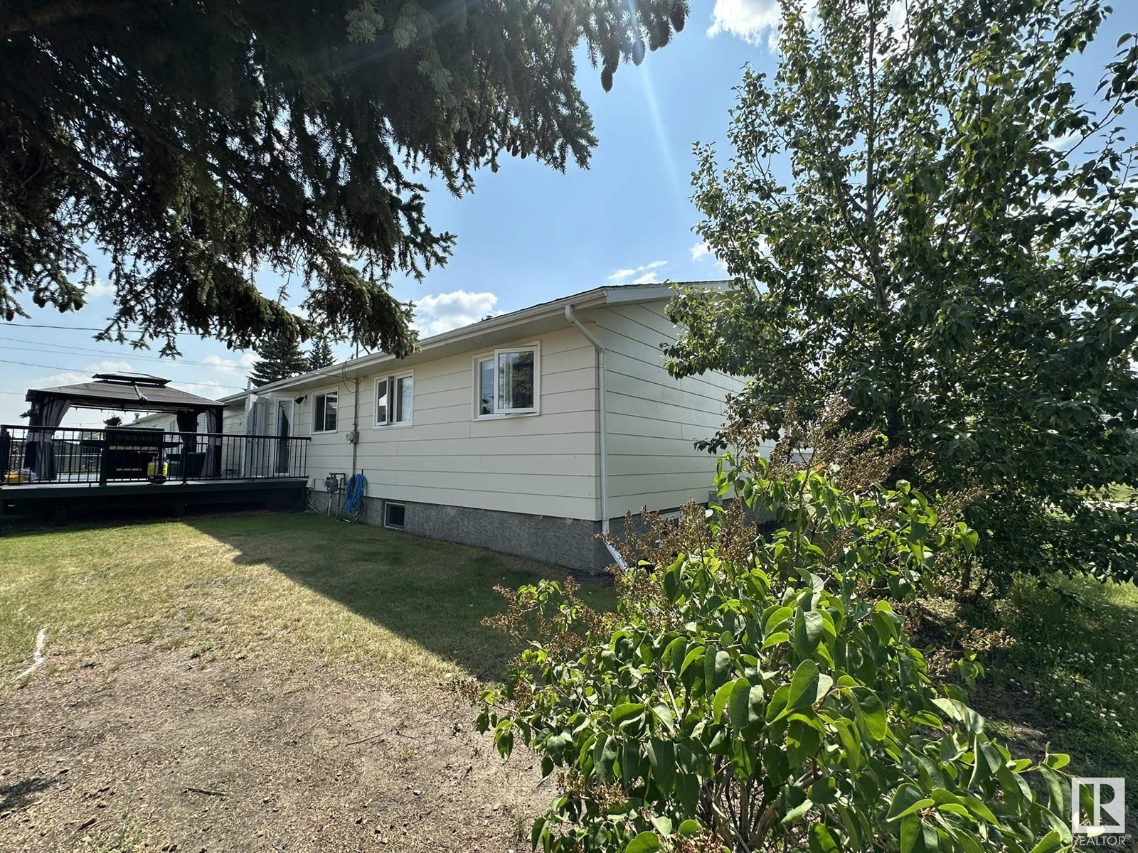 Photo 15 of 5210 54 Av, Andrew AB