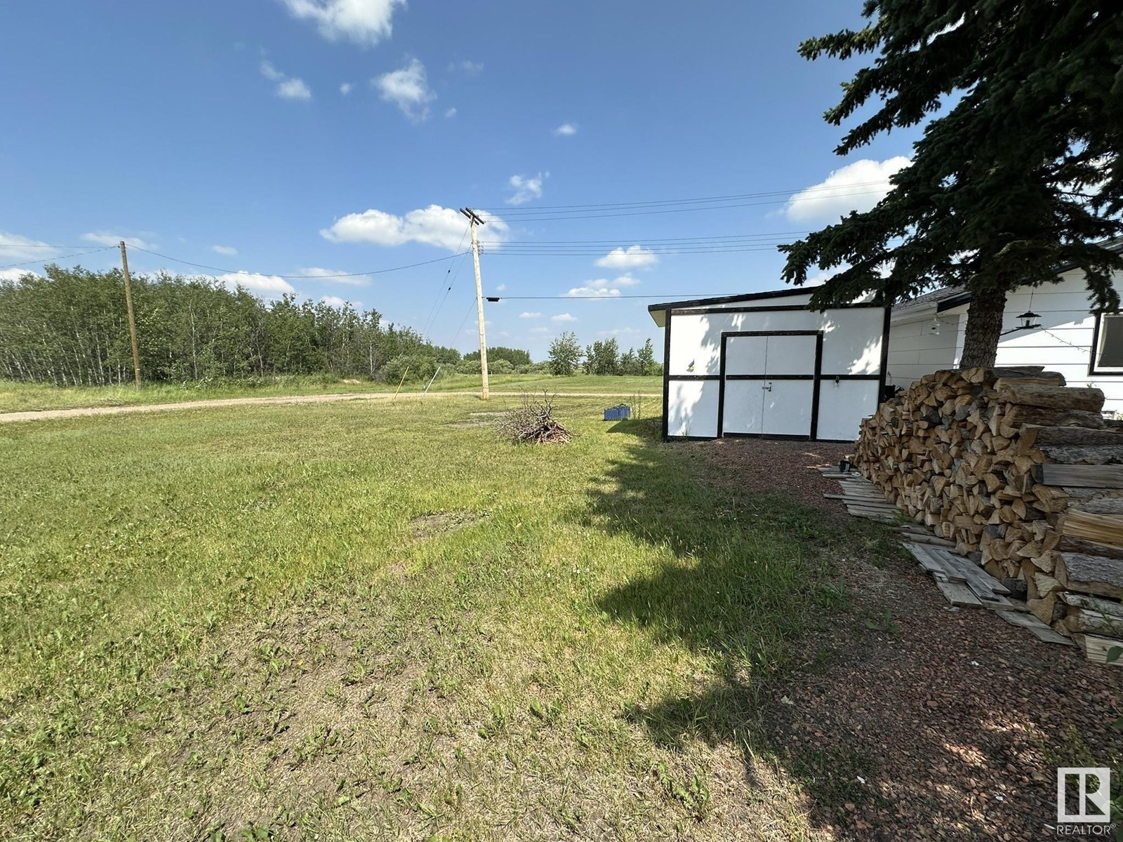 Photo 23 of 5210 54 Av, Andrew AB