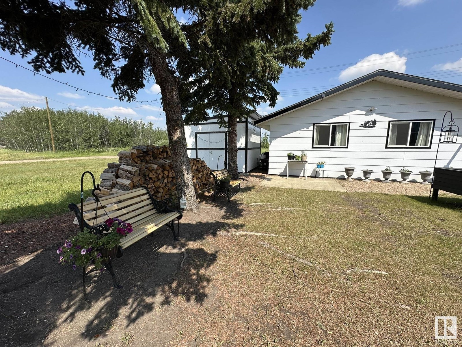 Photo 21 of 5210 54 Av, Andrew AB