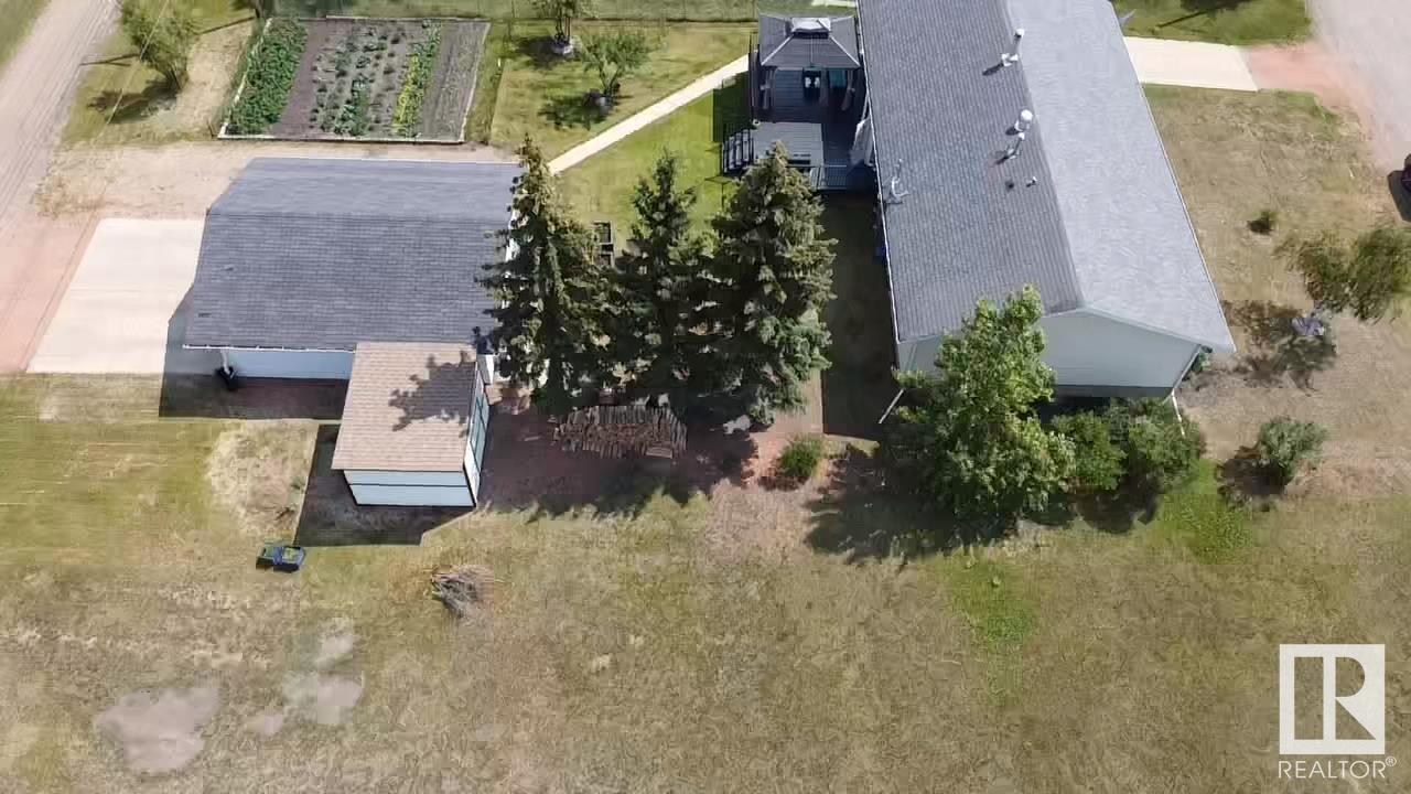 Photo 42 of 5210 54 Av, Andrew AB
