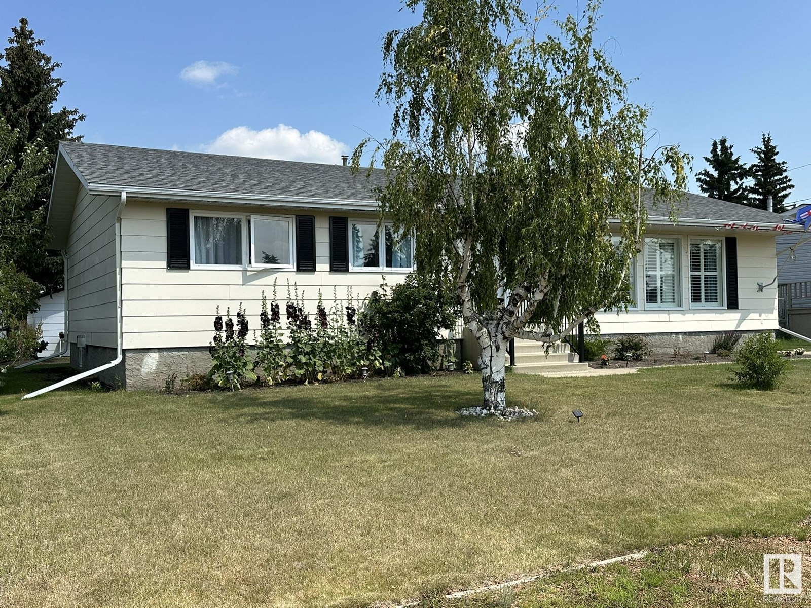 Photo 72 of 5210 54 Av, Andrew AB