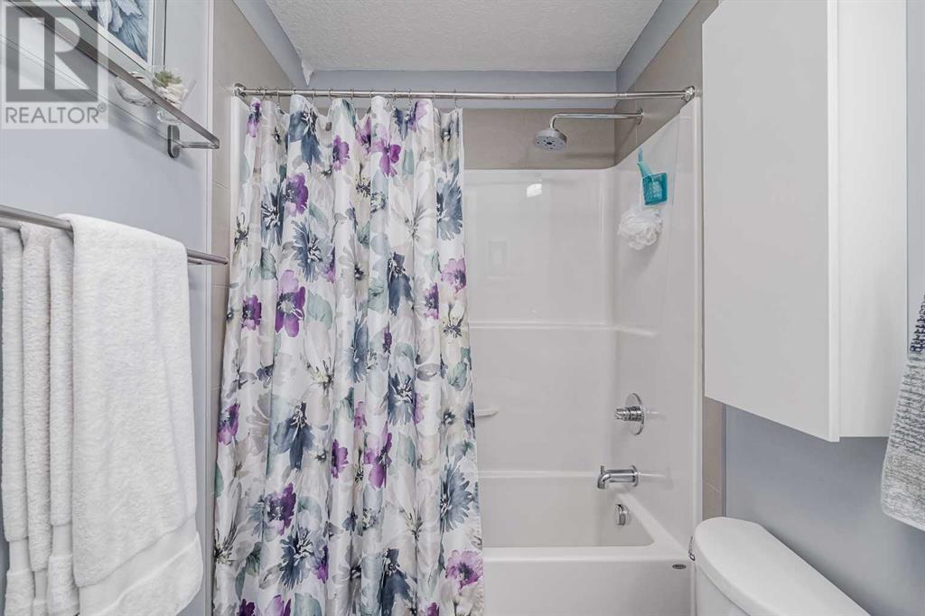 Single Family House for Sale in    Avenue NW Mount Pleasant Calgary 