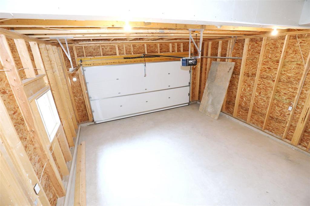 Photo 15 of 1028 Vaughan Avenue, Selkirk MB