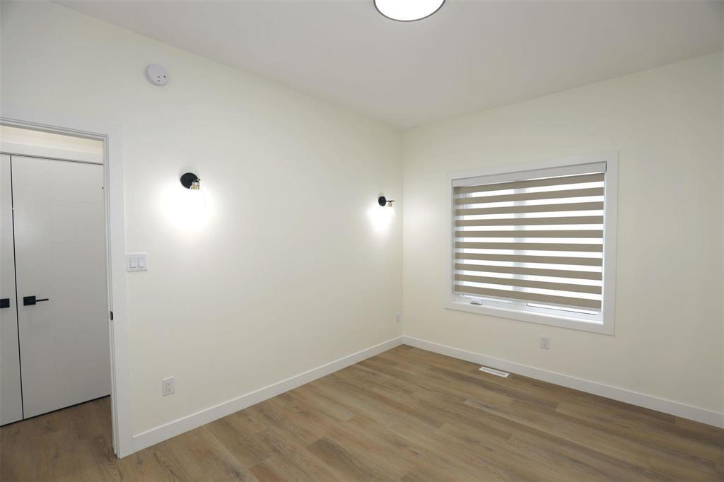 Photo 11 of 1028 Vaughan Avenue, Selkirk MB