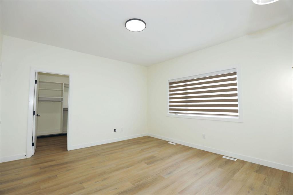 Photo 36 of 1028 Vaughan Avenue, Selkirk MB