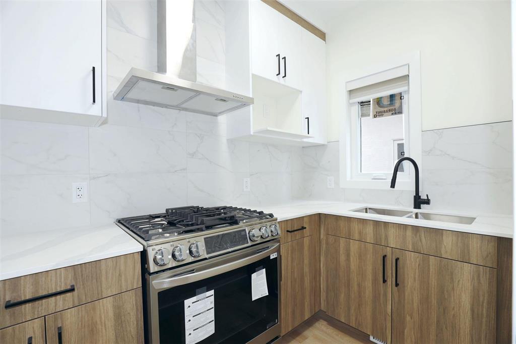 Photo 16 of 1028 Vaughan Avenue, Selkirk MB