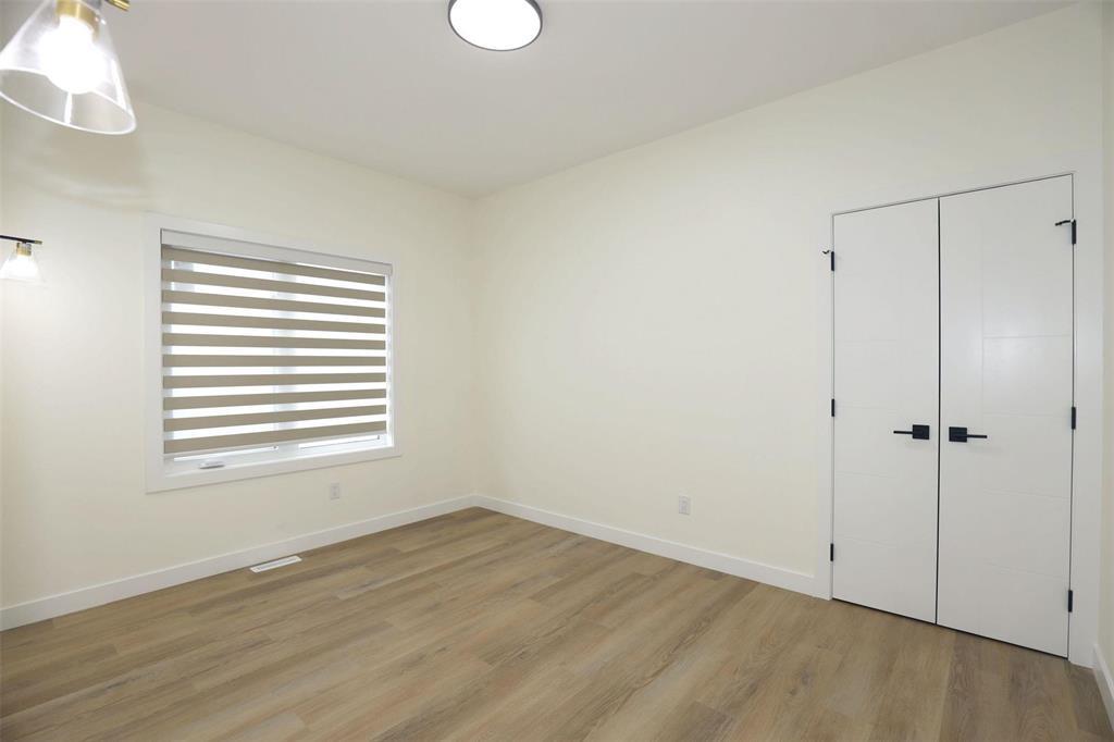 Photo 18 of 1028 Vaughan Avenue, Selkirk MB