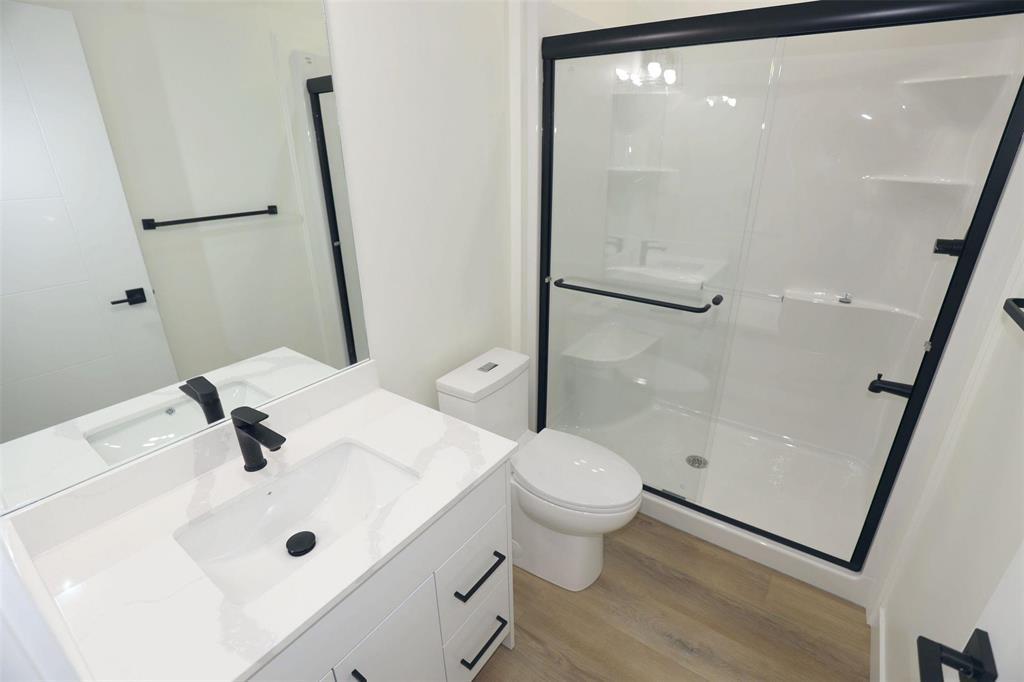 Photo 14 of 1028 Vaughan Avenue, Selkirk MB
