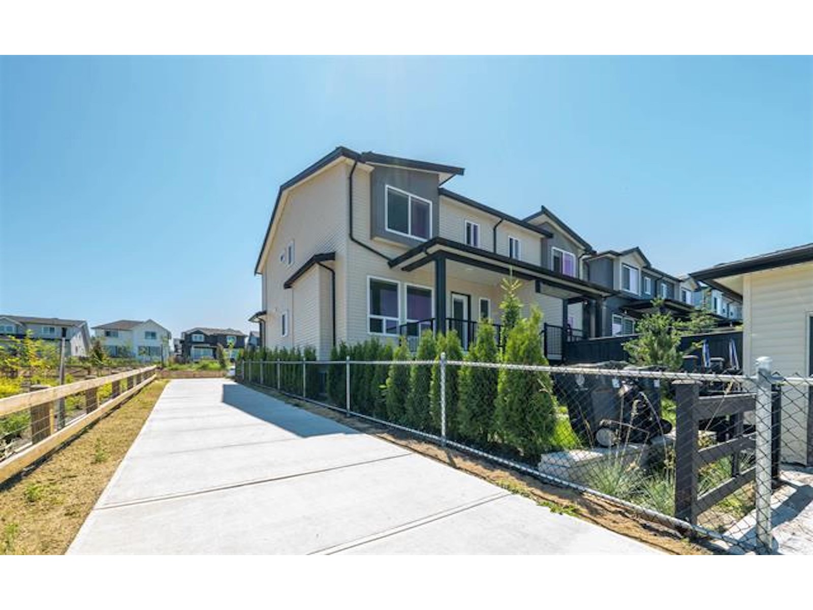 Photo 32 of 19681 76 Avenue Avenue, Langley BC