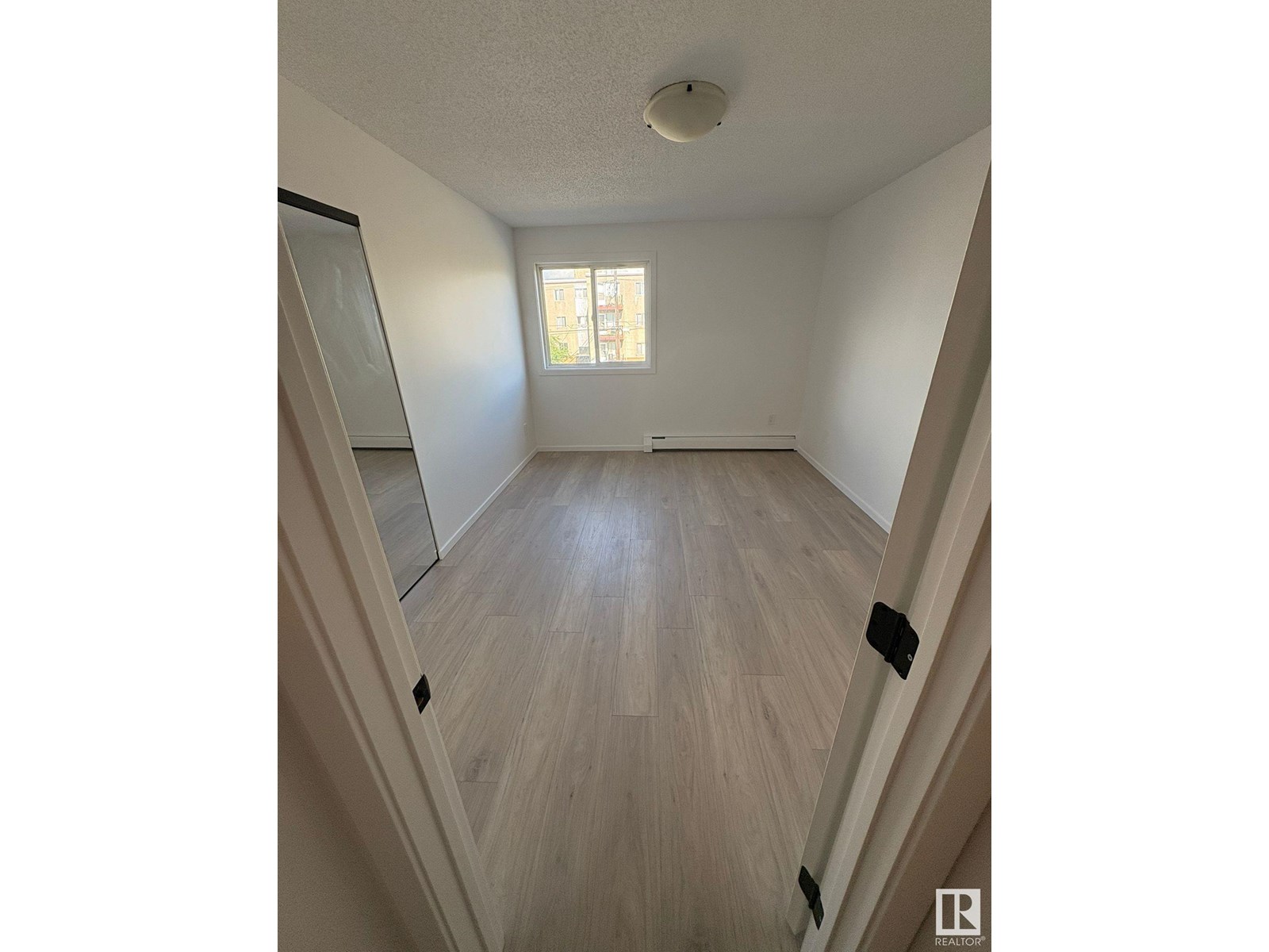 Photo 8 of 302 10615 110 St Nw, Edmonton AB