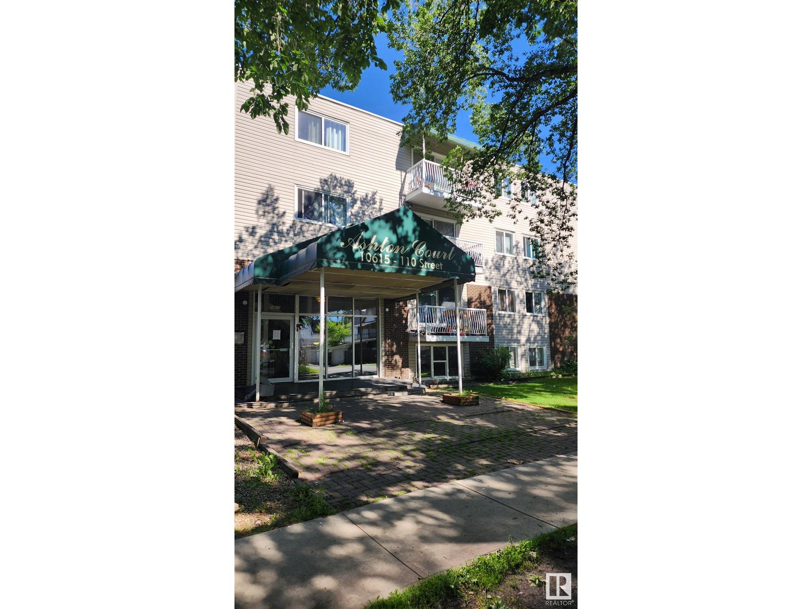 Photo 15 of 302 10615 110 St Nw, Edmonton AB