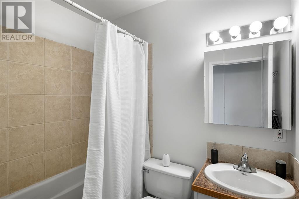 Single Family House for Sale in    Avenue NW Sunnyside Calgary 