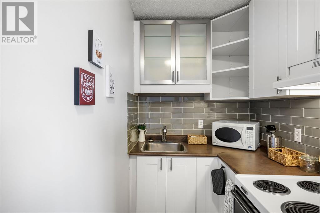 Single Family House for Sale in    Avenue NW Sunnyside Calgary 