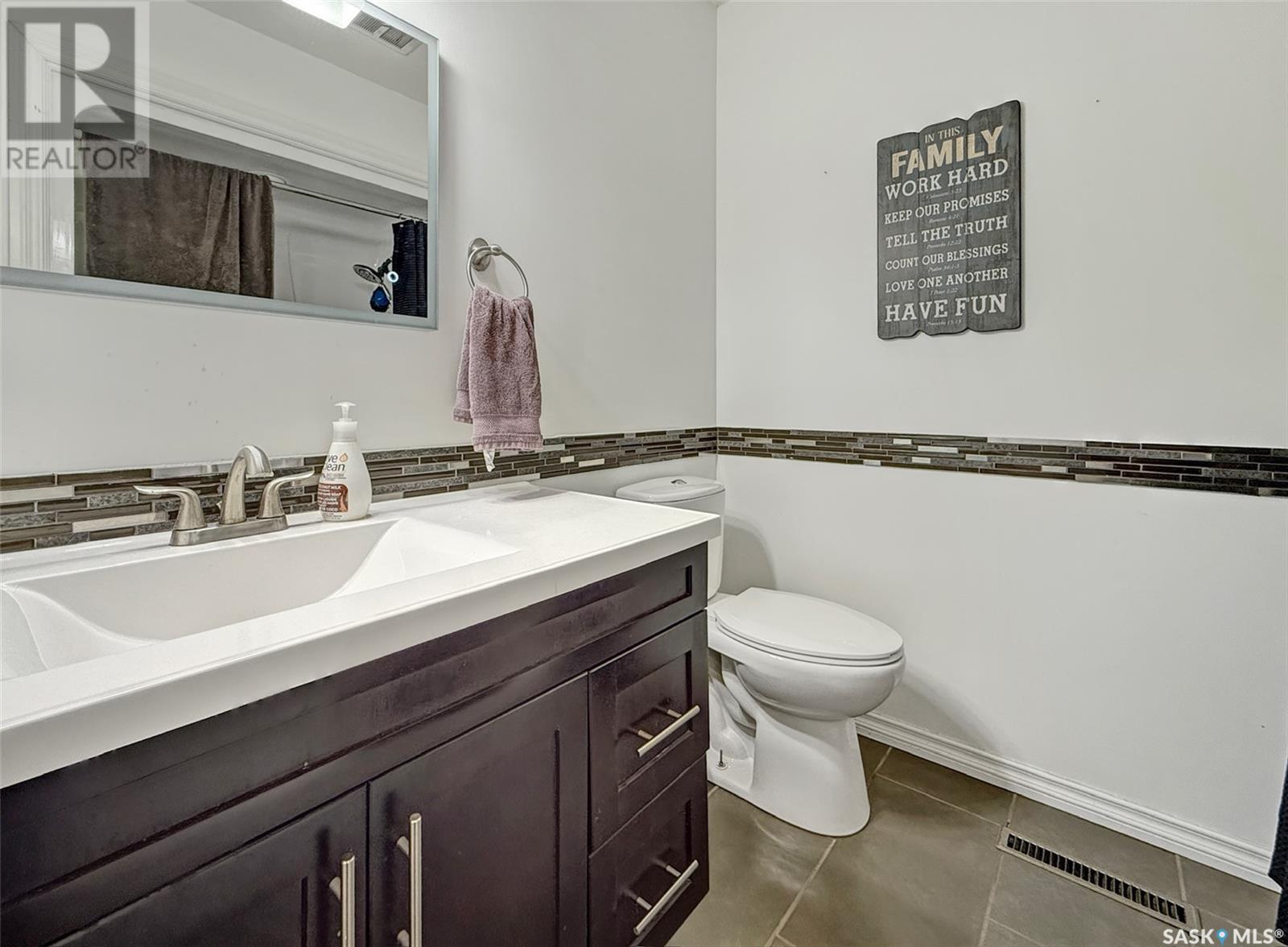 Single Family House Bi-level for Sale in  JUBILEE DRIVE Swift Current 
