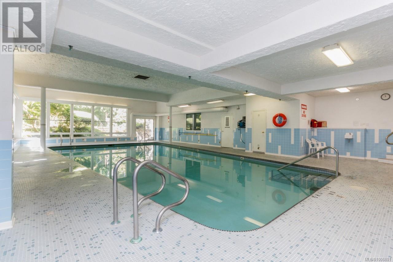 Photo 1 of 310 1009 Mckenzie Ave, Saanich BC