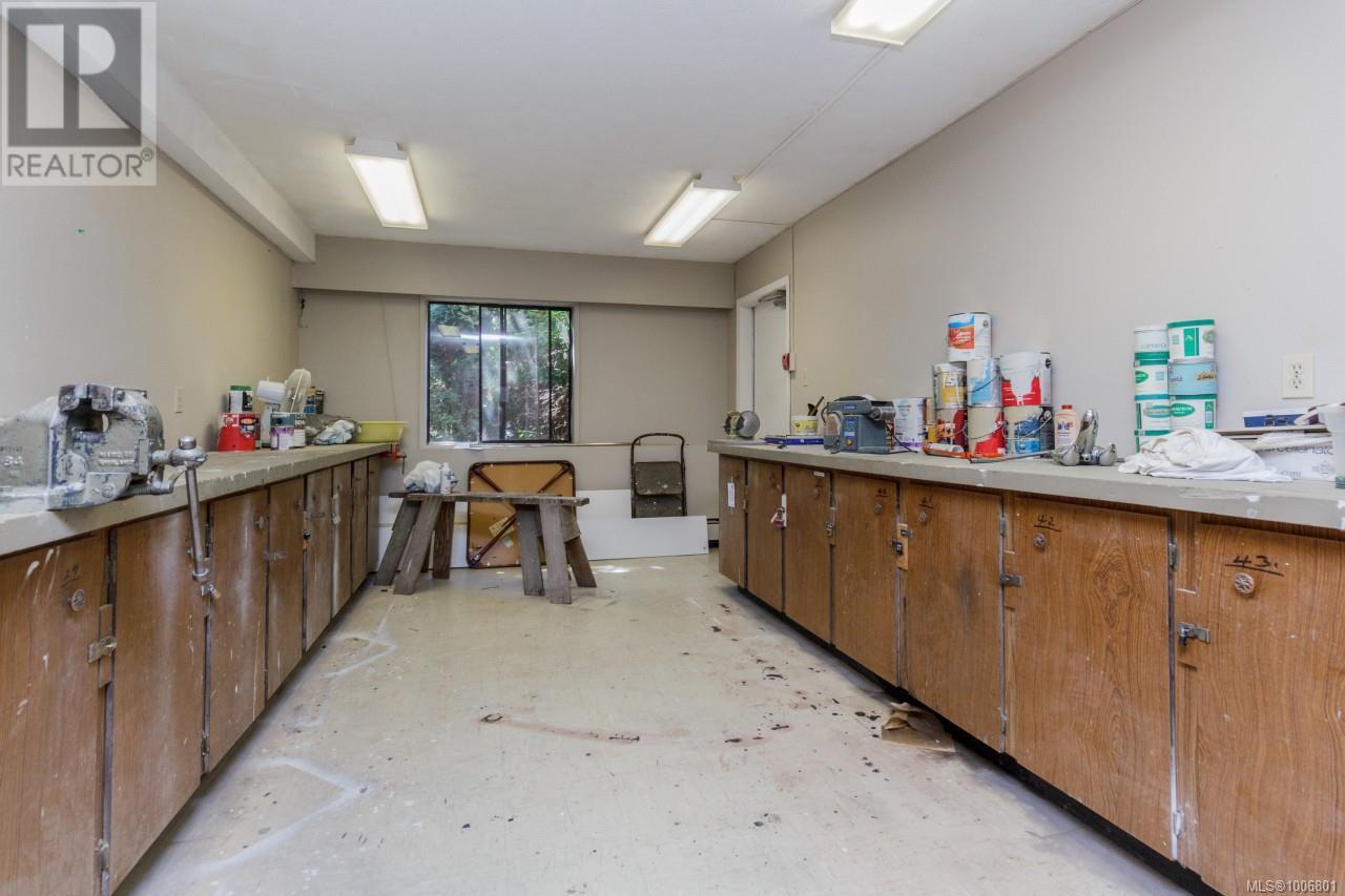 Photo 5 of 310 1009 Mckenzie Ave, Saanich BC