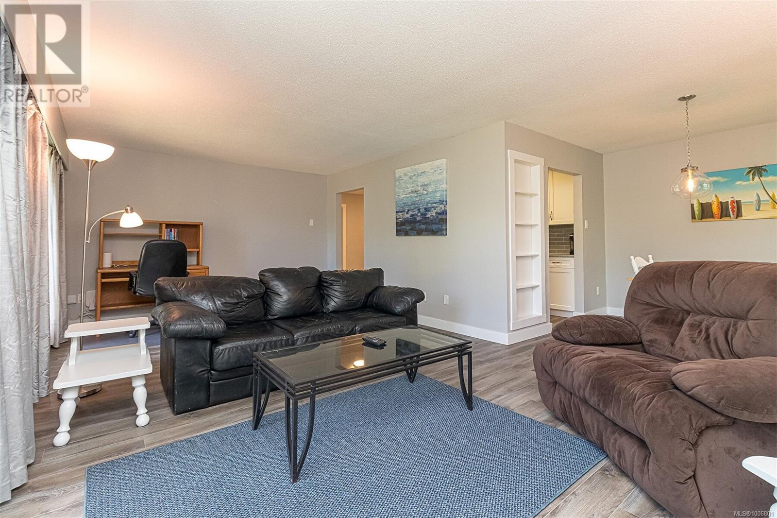 Photo 8 of 310 1009 Mckenzie Ave, Saanich BC