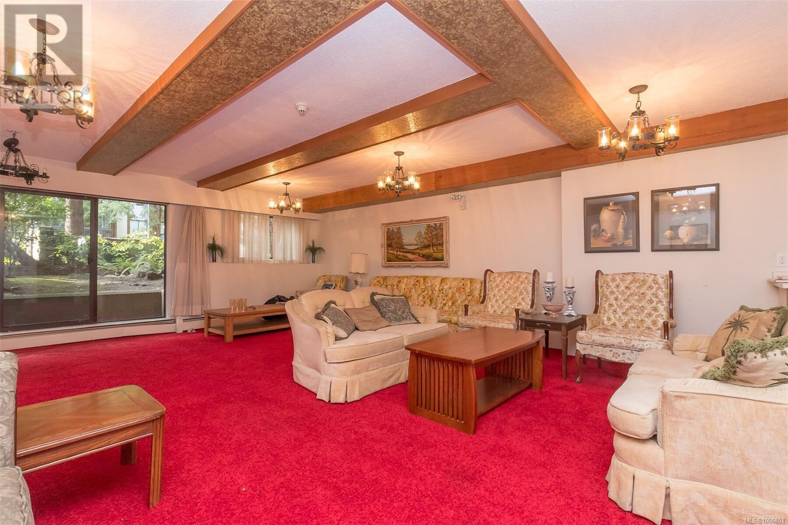 Photo 2 of 310 1009 Mckenzie Ave, Saanich BC