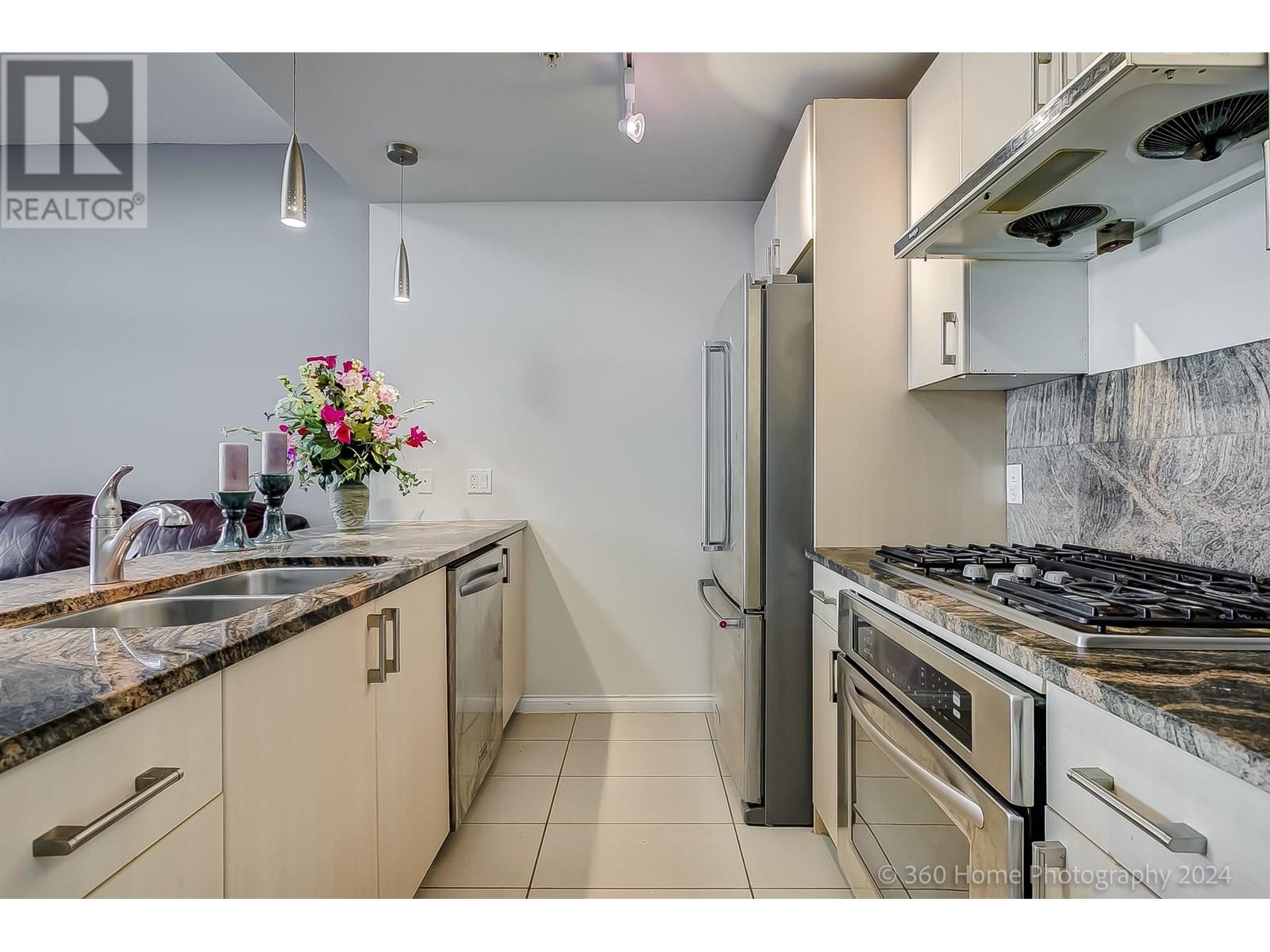 303 1211 MELVILLE STREET, Vancouver