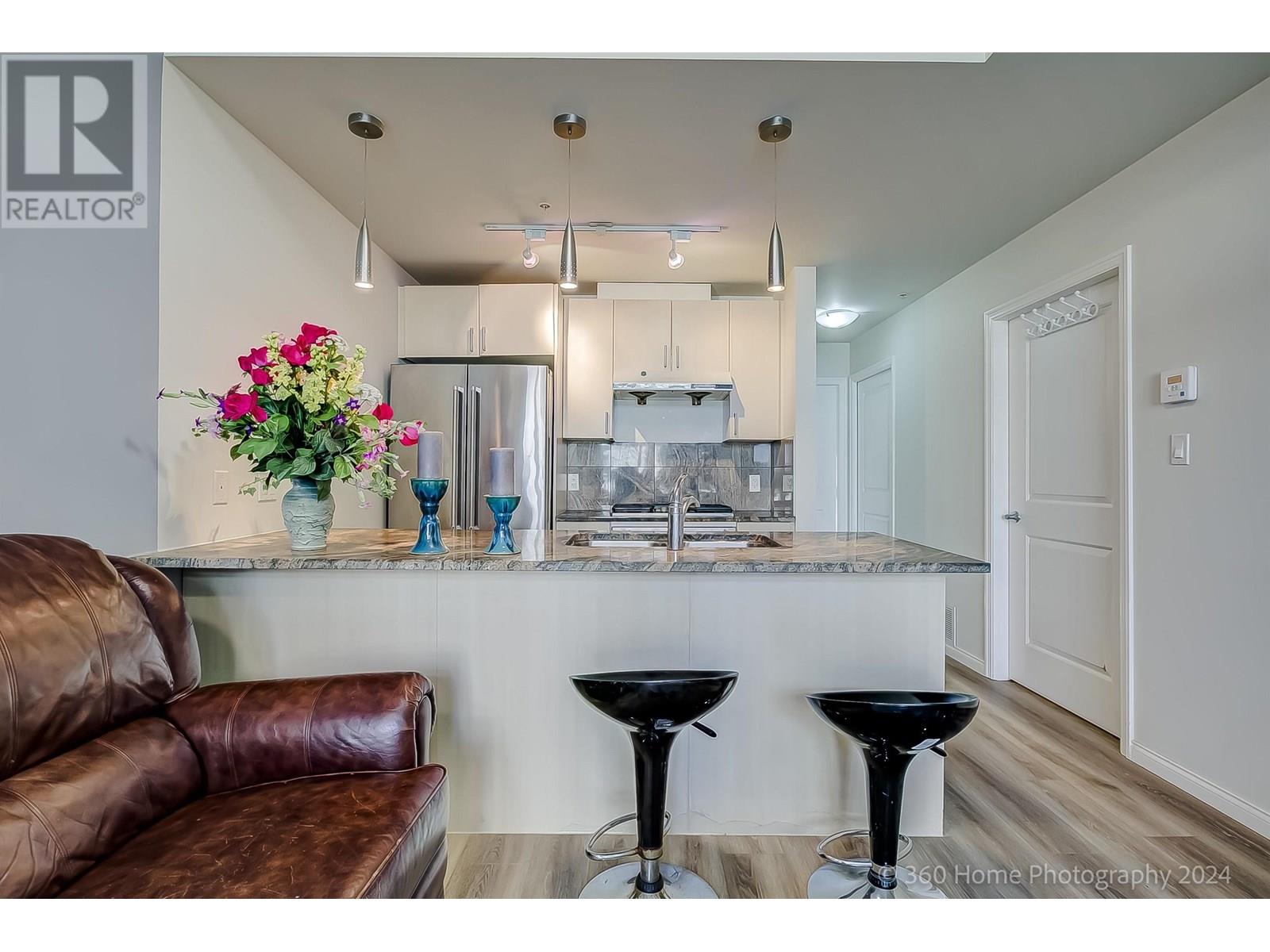 303 1211 MELVILLE STREET, Vancouver