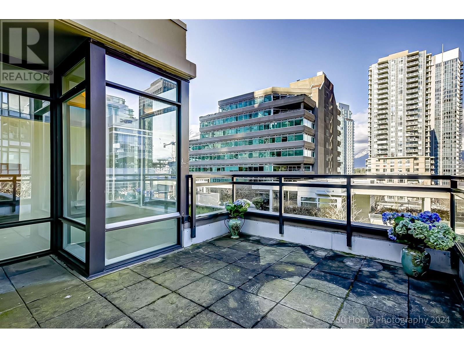 303 1211 MELVILLE STREET, Vancouver