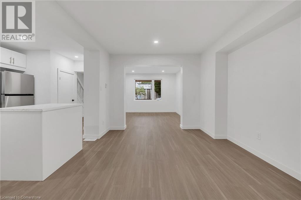 Photo 9 of 20 Crosthwaite Avenue N, Hamilton ON