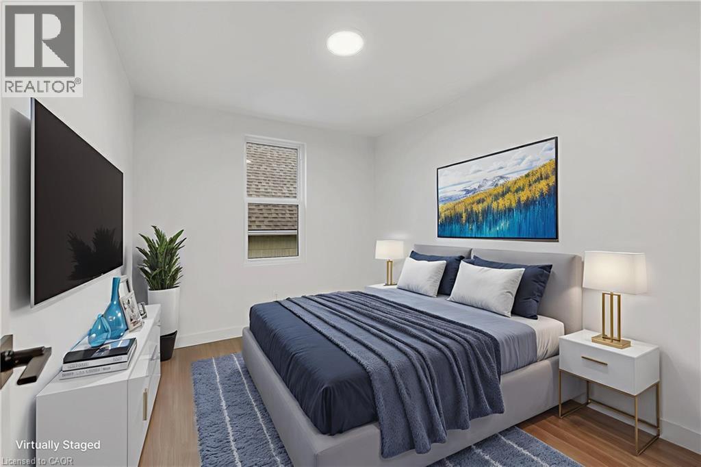 Photo 16 of 20 Crosthwaite Avenue N, Hamilton ON