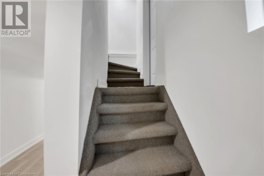 Photo 18 of 20 Crosthwaite Avenue N, Hamilton ON