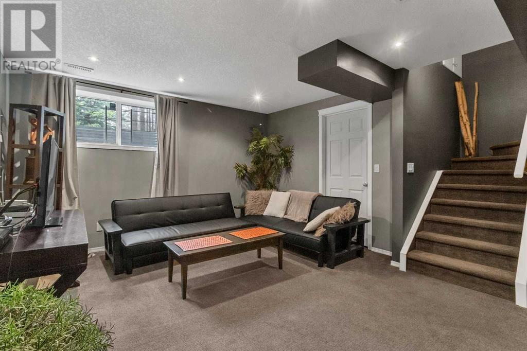 Single Family House for Sale in  Country Village Gate NE Country Hills Village Calgary 