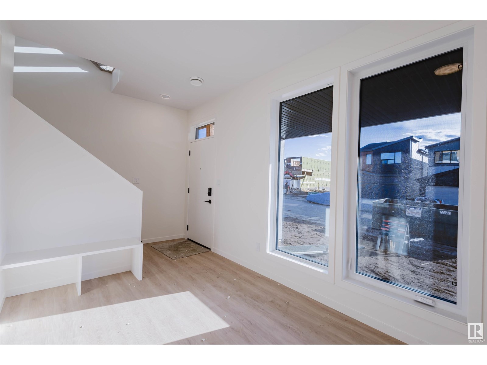 Photo 6 of 463 33 St Sw, Edmonton AB