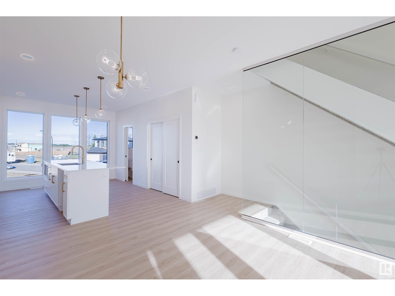 Photo 16 of 463 33 St Sw, Edmonton AB
