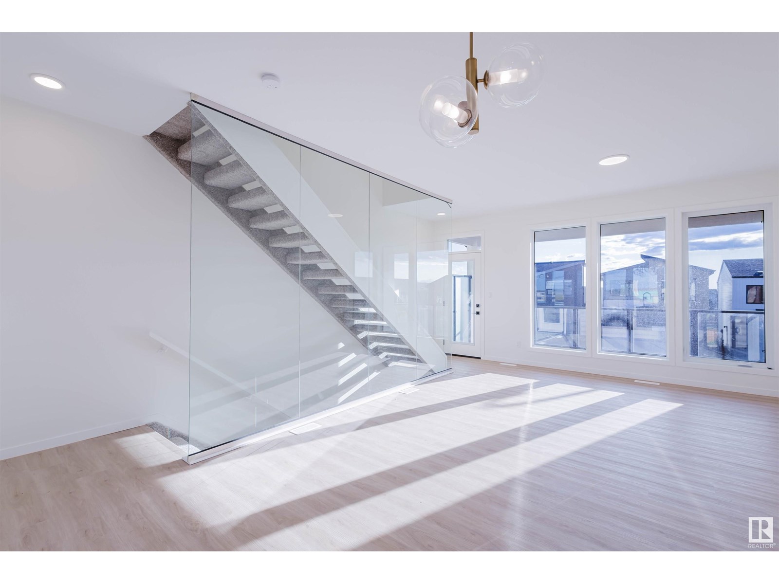 Photo 15 of 463 33 St Sw, Edmonton AB