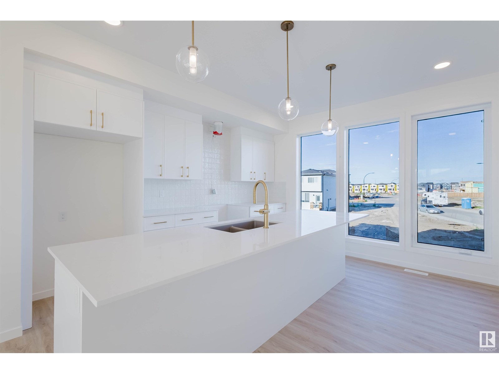 Photo 8 of 463 33 St Sw, Edmonton AB