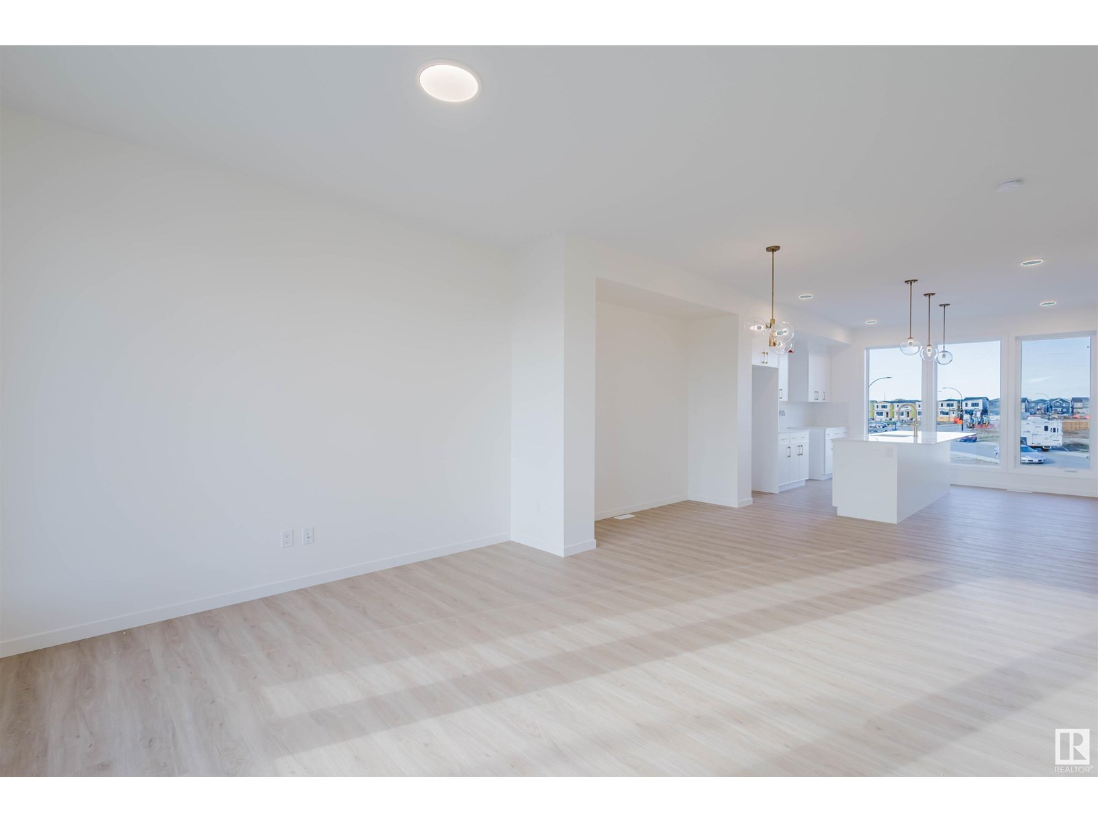 Photo 22 of 463 33 St Sw, Edmonton AB