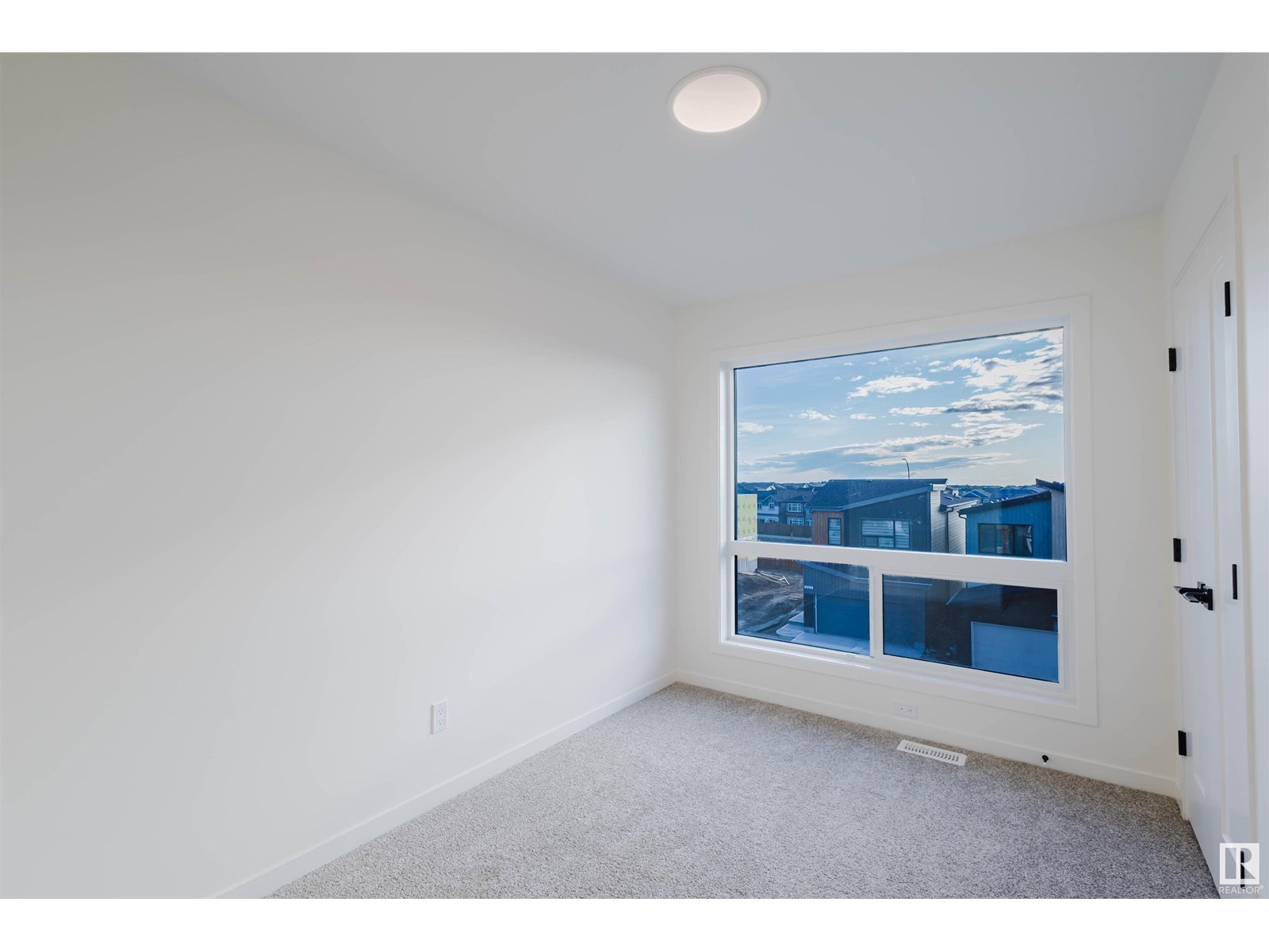 Photo 26 of 463 33 St Sw, Edmonton AB