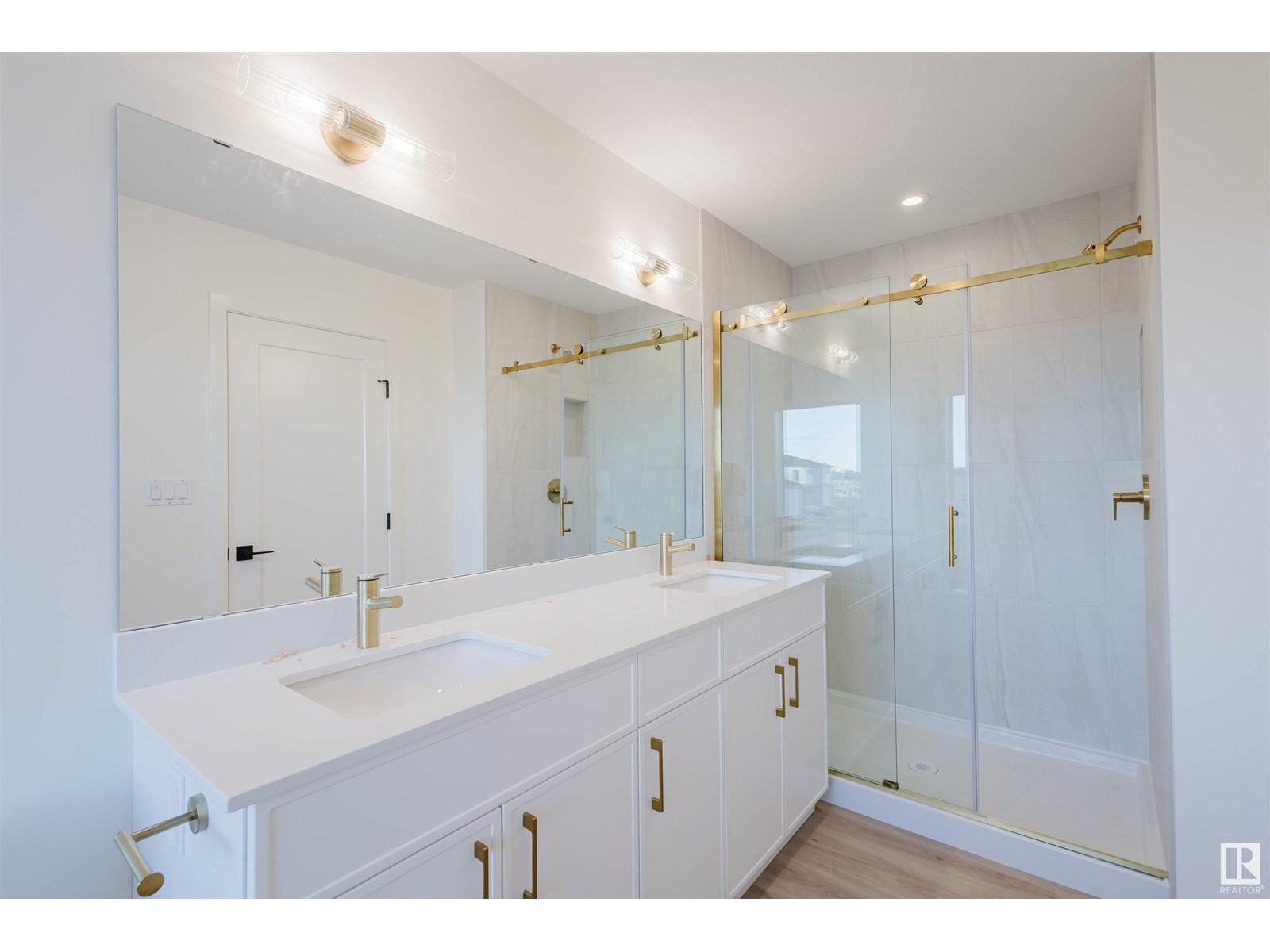Photo 36 of 463 33 St Sw, Edmonton AB