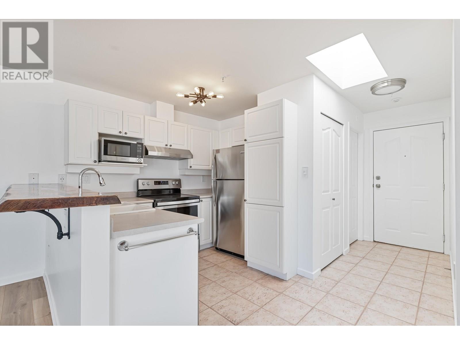 Photo 21 of 402 1618 Grant Avenue, Port Coquitlam BC
