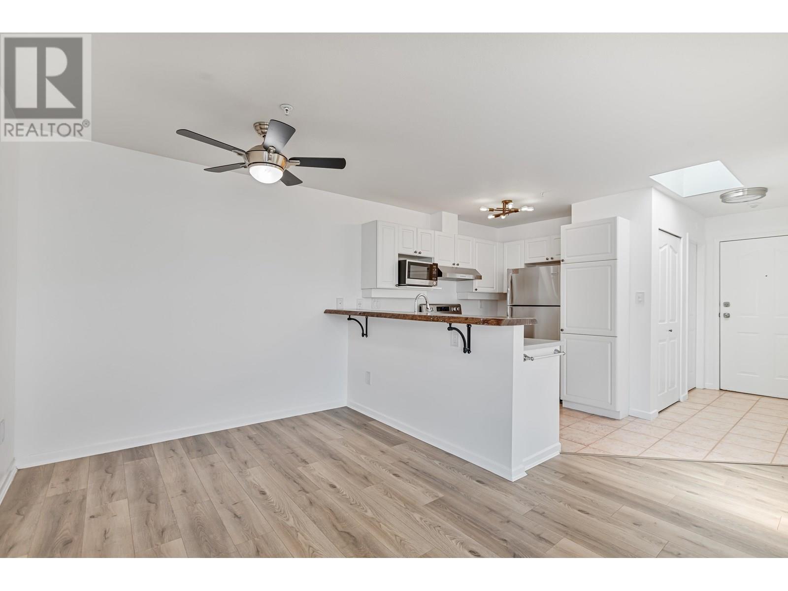 Photo 22 of 402 1618 Grant Avenue, Port Coquitlam BC