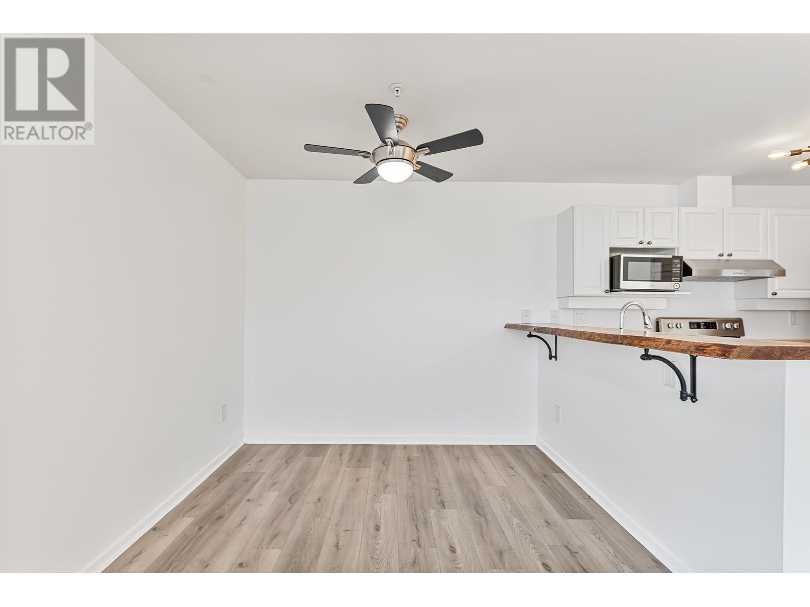 Photo 13 of 402 1618 Grant Avenue, Port Coquitlam BC
