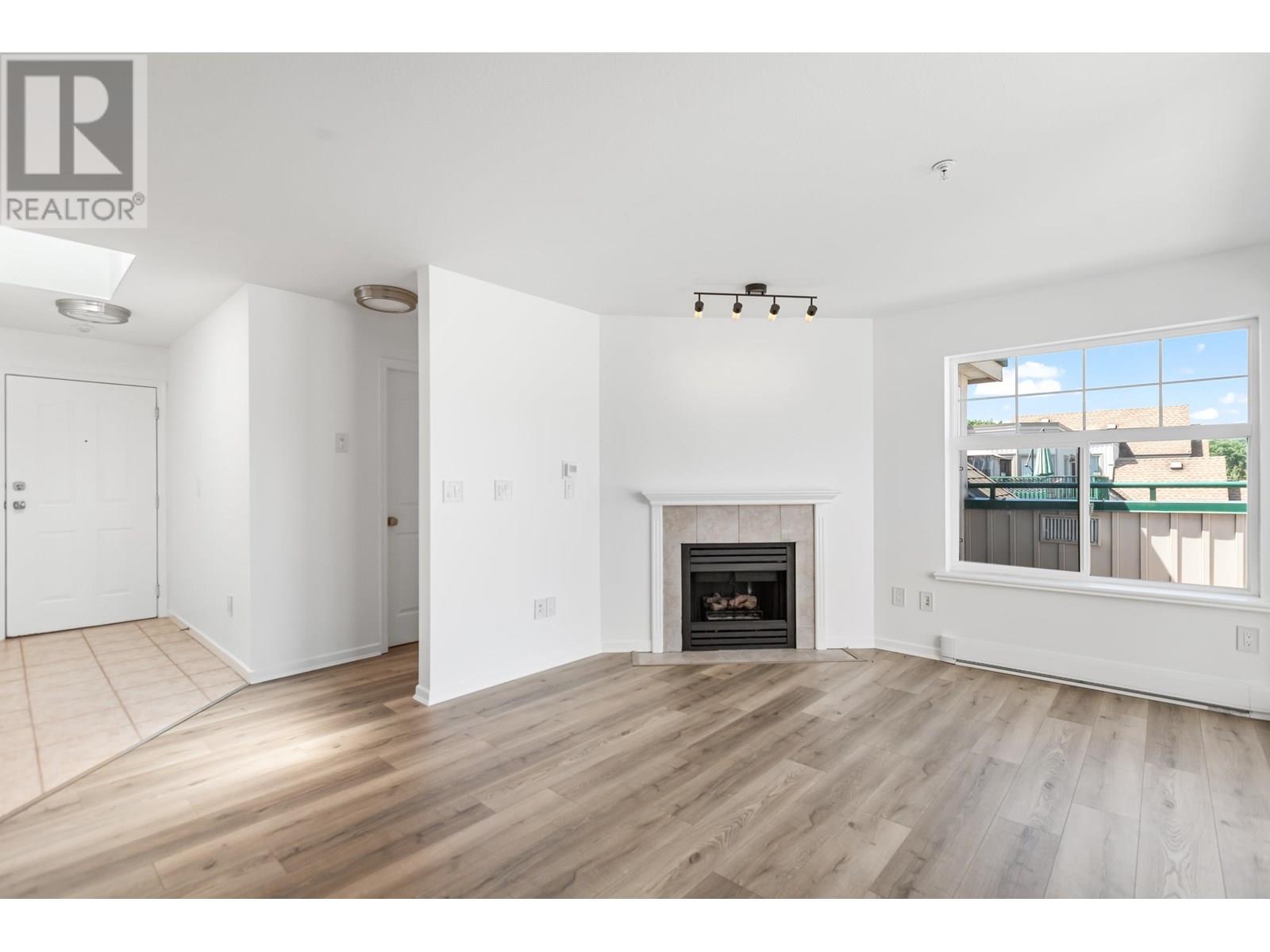 Photo 17 of 402 1618 Grant Avenue, Port Coquitlam BC